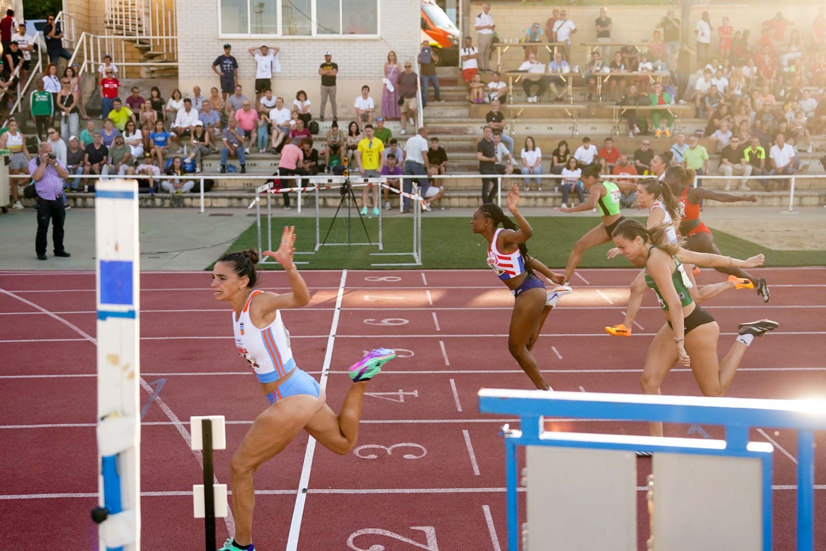 Las mejores imágenes de una gran tarde de atletismo en Las Pistas del Helmántico