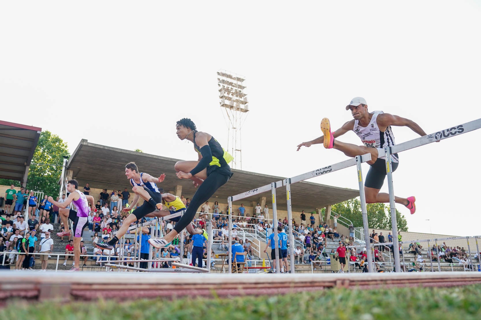 Las mejores imágenes de una gran tarde de atletismo en Las Pistas del Helmántico