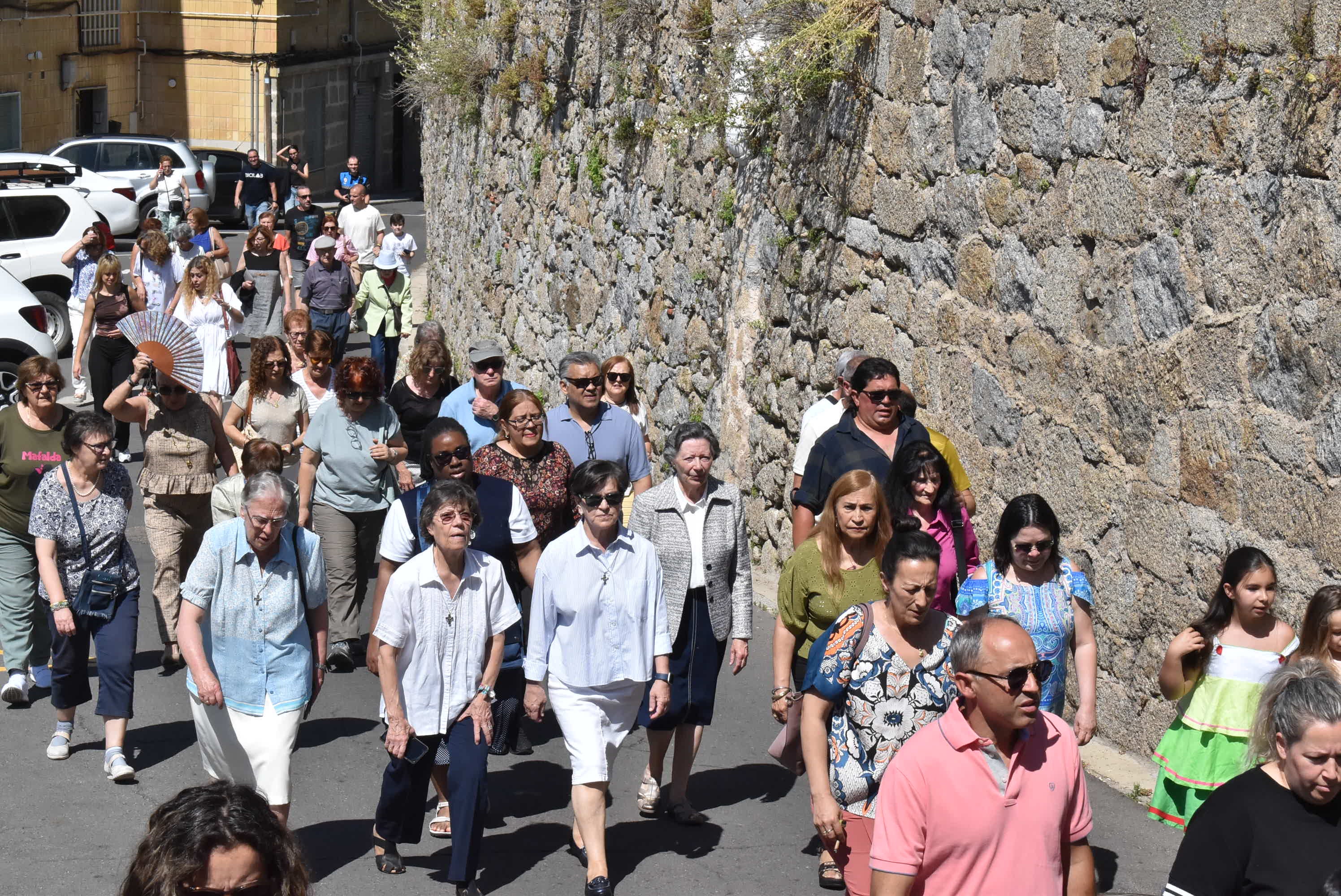 Béjar acompaña La Antigua en la procesión de la Virgen en el Domingo de Pentecostés