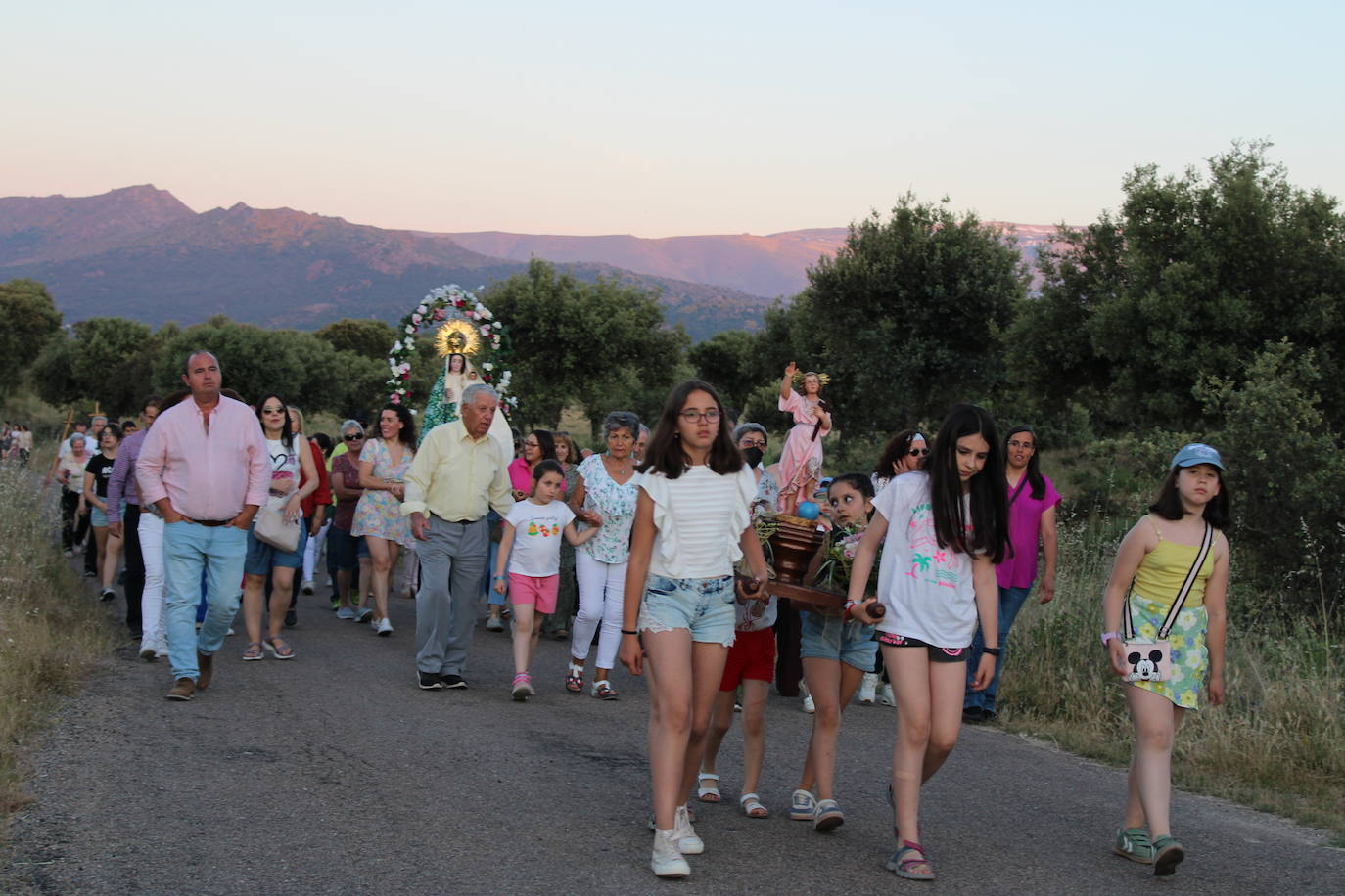 Valdefuentes de Sangusín recibe a la Virgen del Carrascal