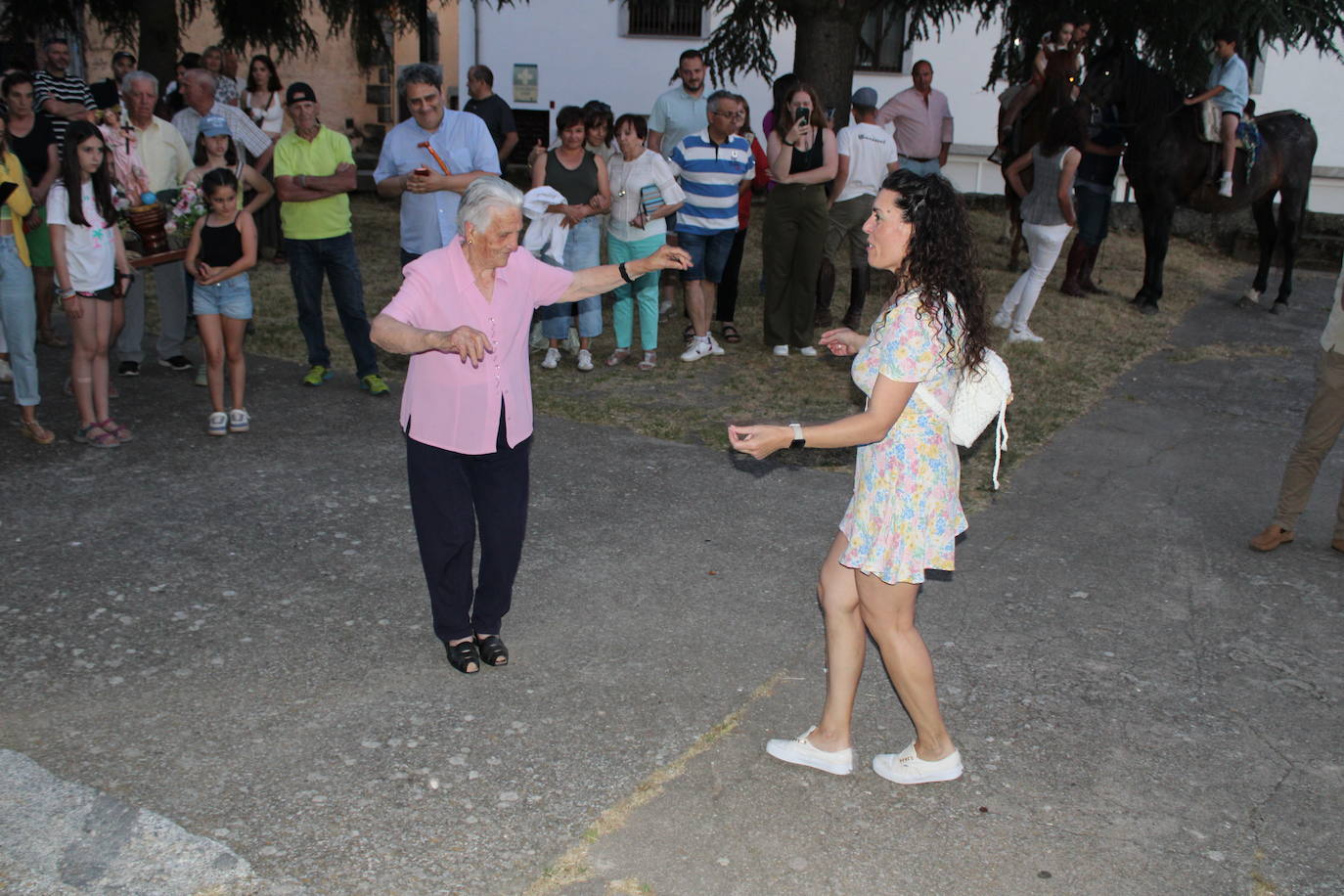 Valdefuentes de Sangusín recibe a la Virgen del Carrascal