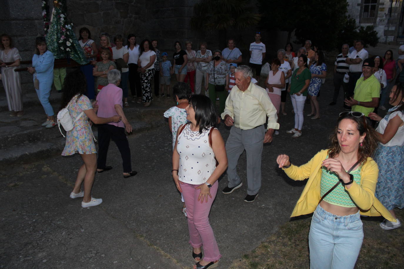 Valdefuentes de Sangusín recibe a la Virgen del Carrascal