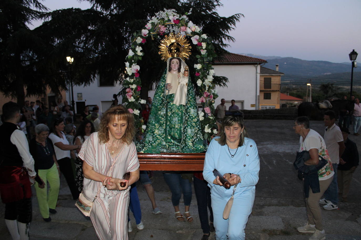 Valdefuentes de Sangusín recibe a la Virgen del Carrascal