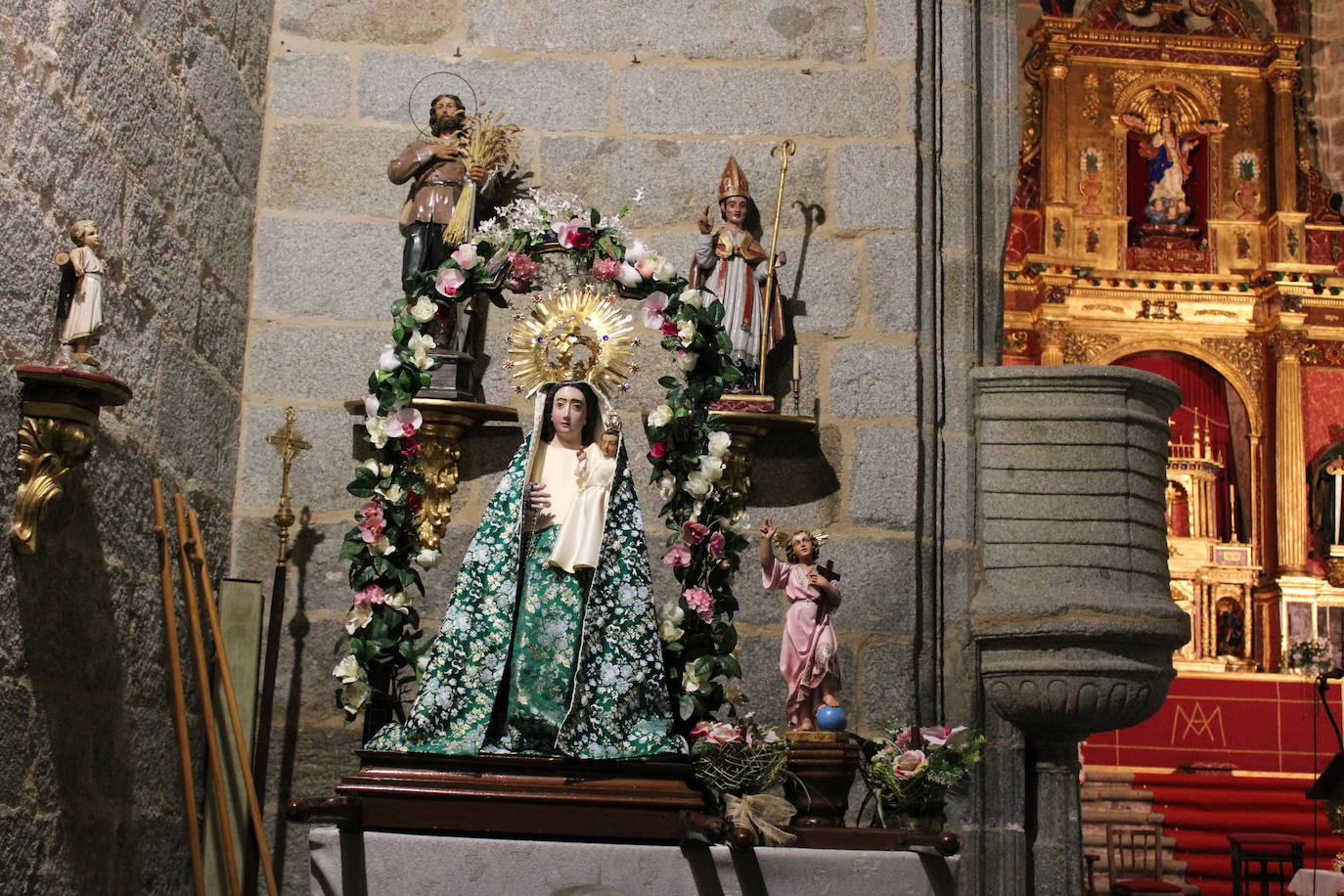 Valdefuentes de Sangusín recibe a la Virgen del Carrascal