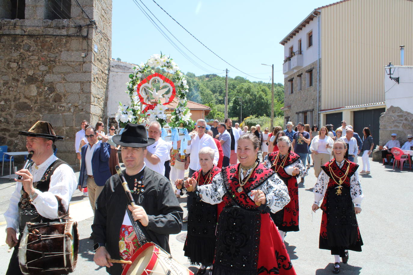 La Hoya honra al Espíritu Santo