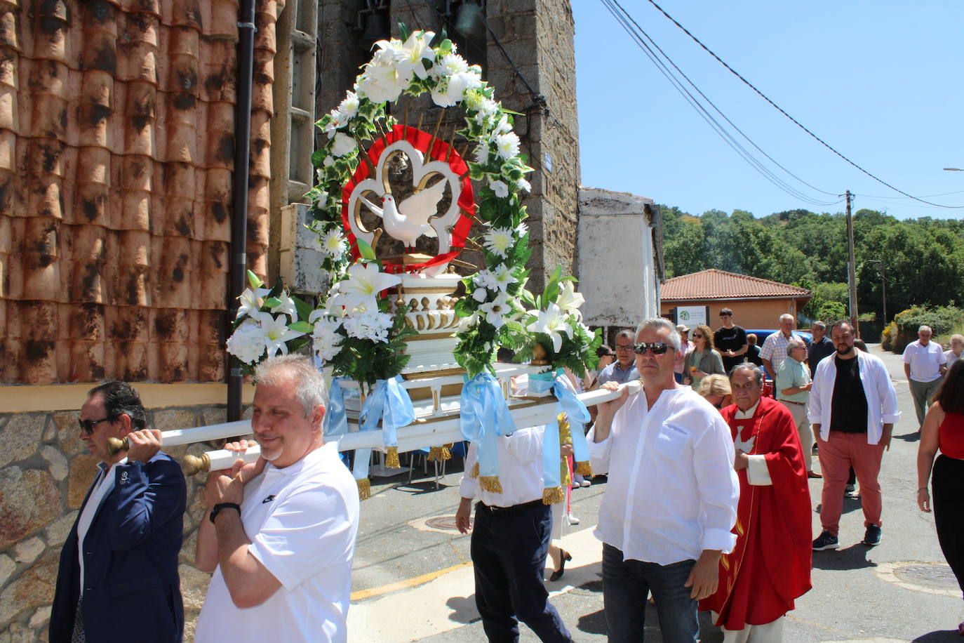 La Hoya honra al Espíritu Santo