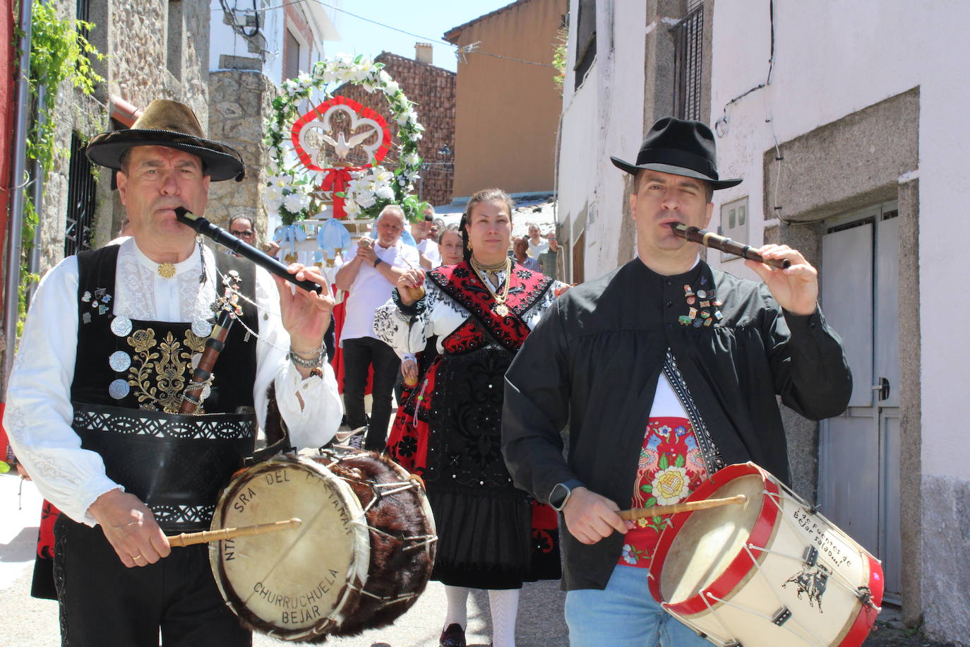 La Hoya honra al Espíritu Santo