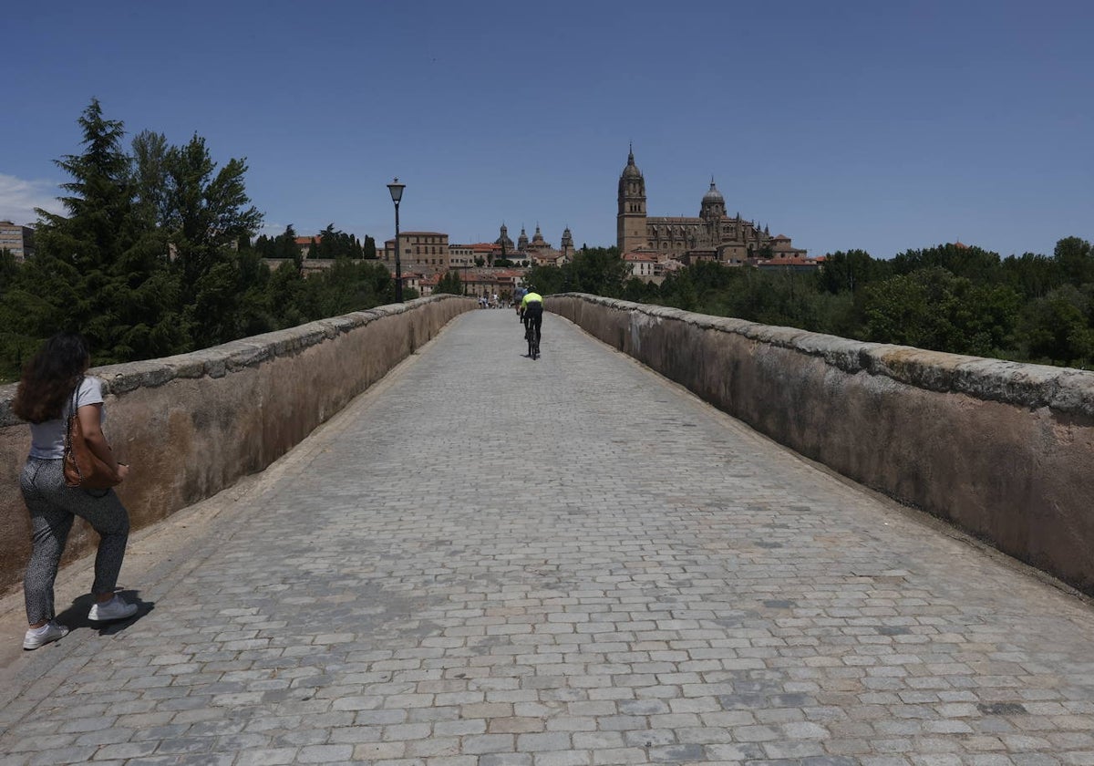 El Ayuntamiento pide ayuda al Estado para «reparar» el Puente Romano