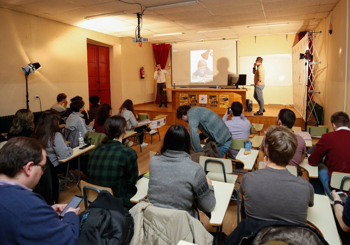 Alumnos de FP en uno de los ciclos formativos que se imparten en el CIFP Rodríguez Fabrés de Salamanca