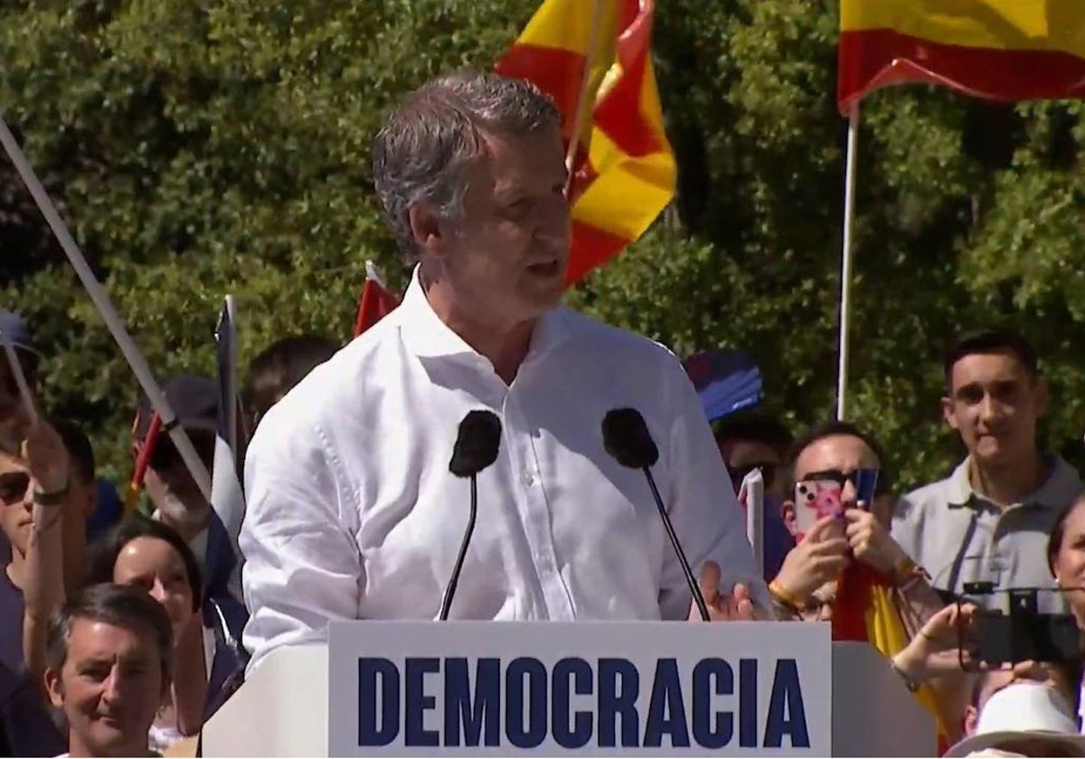 Feijóo llama a los españoles a «rebelarse contra la degradación» y reta a Sánchez a tener «coraje» para ir a las urnas