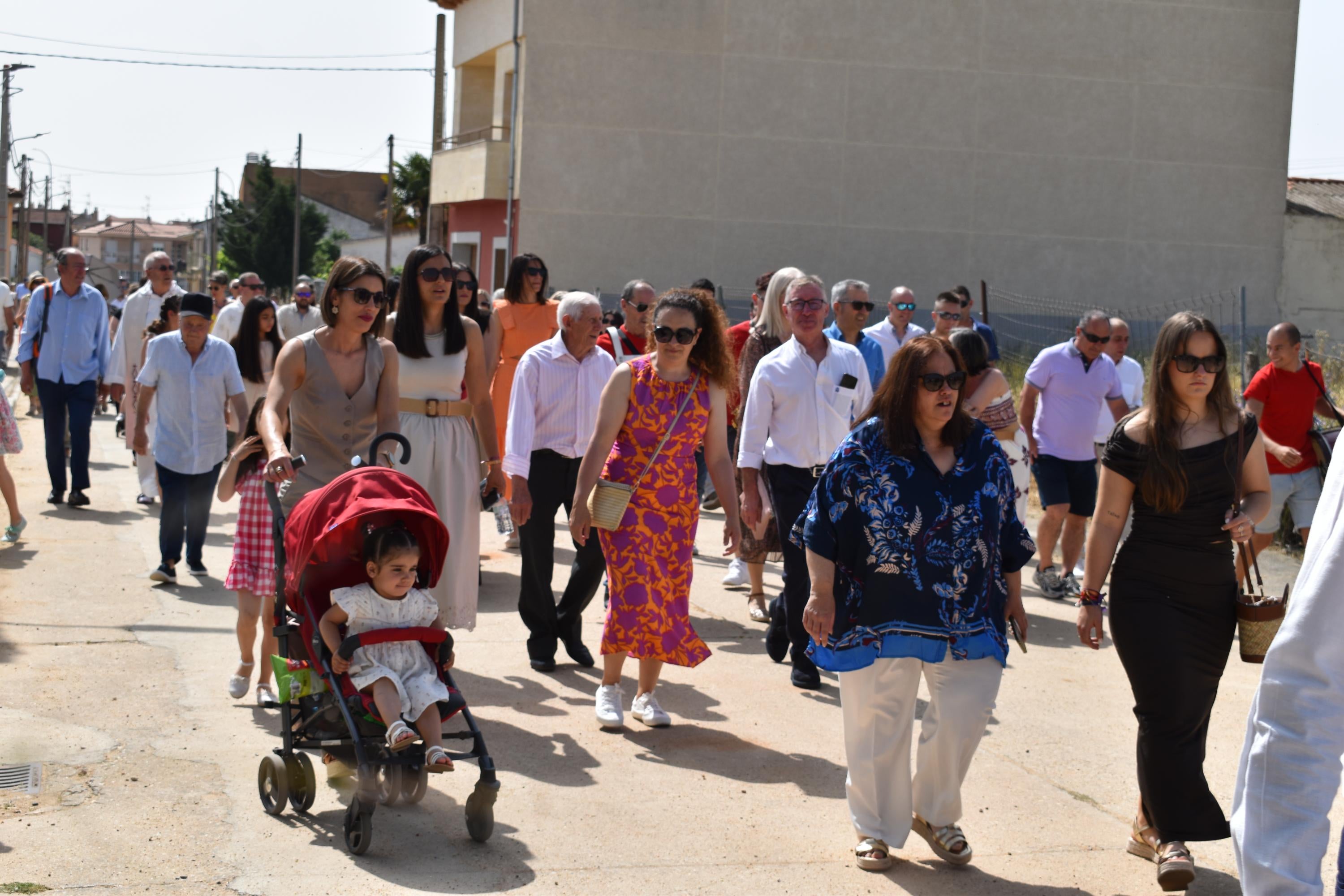 Calvarrasa de Arriba honra a la Virgen de la Peña en su paseo hacia la ermita del siglo XVII