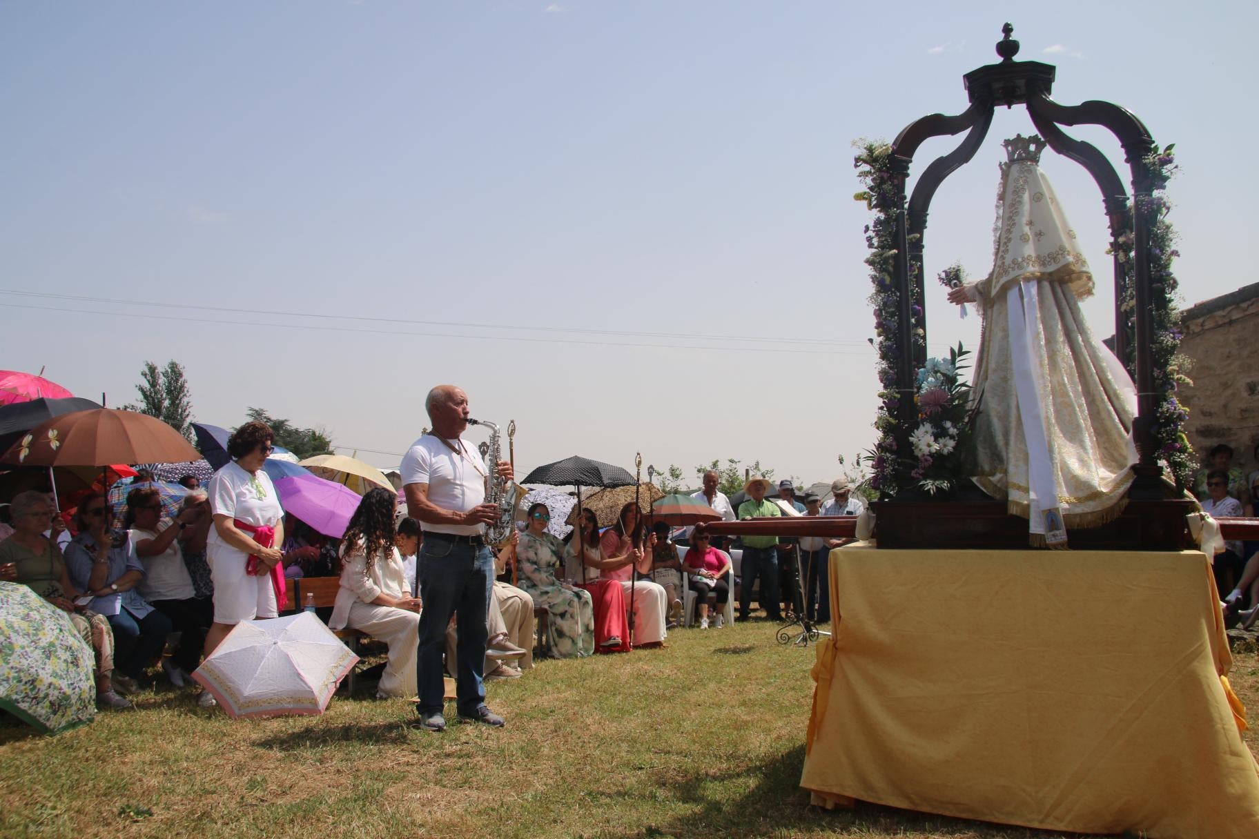 Un millar de romeros en El Cañedo
