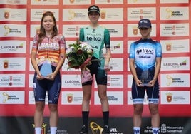Vega Iglesias, en el podio de la prueba de la Copa de España en Estella.