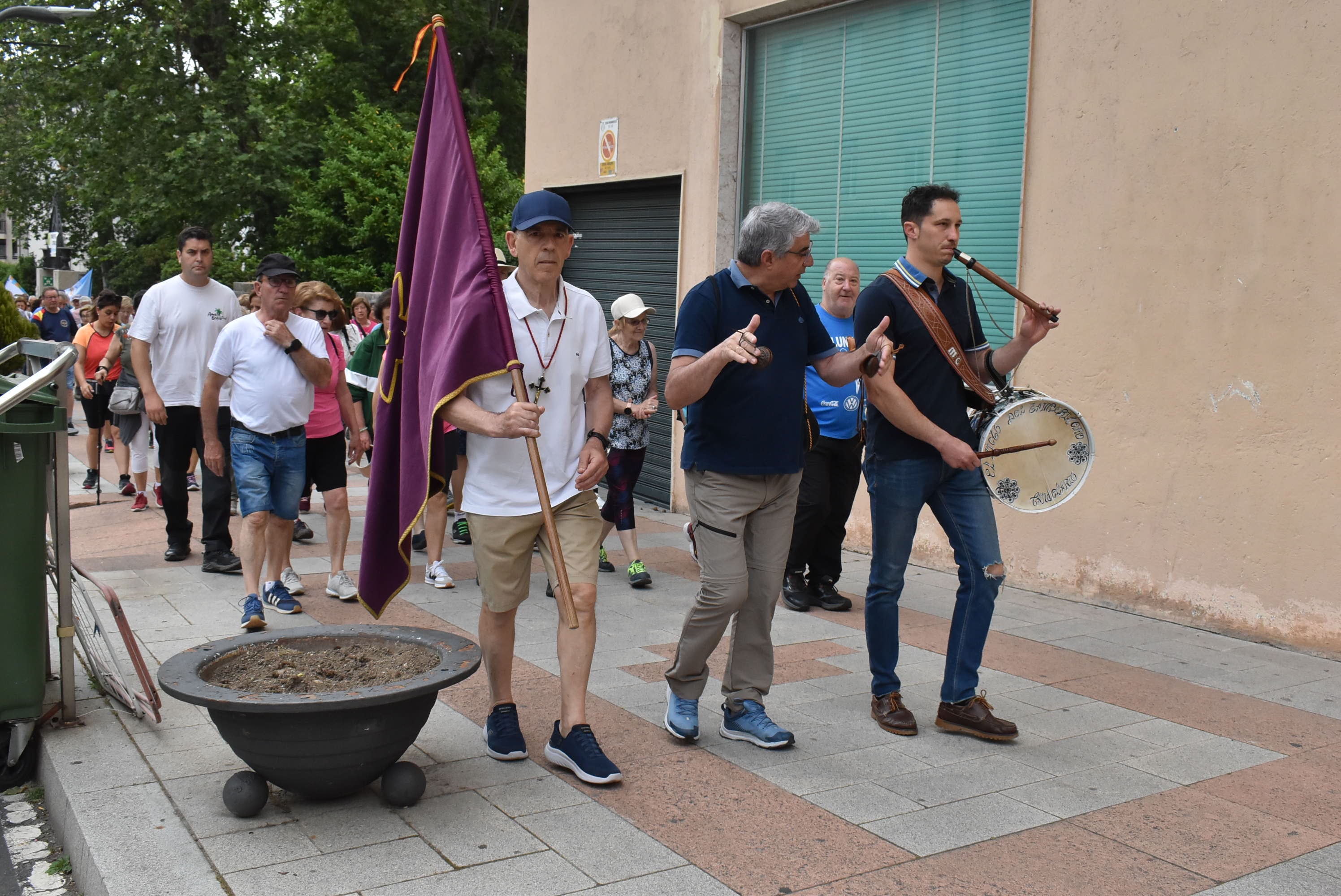 A buen ritmo hasta la Peña de la Cruz