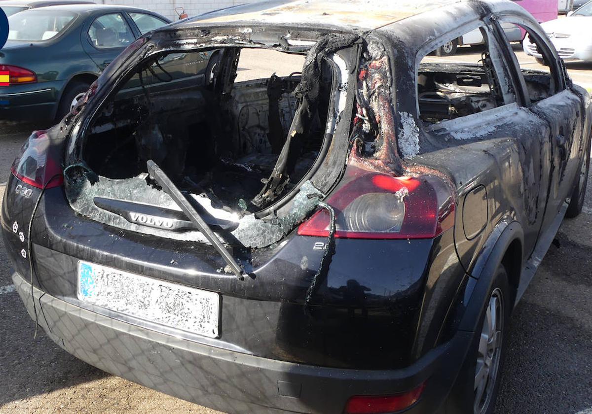 Detenido por robar en un coche y luego quemarlo en Salamanca