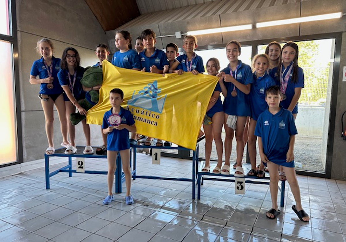 Los benjamines del Acuático Salamanca, subcampeones de Castilla y León