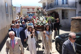 Procesión con la imagen de San Antonio del año pasado.