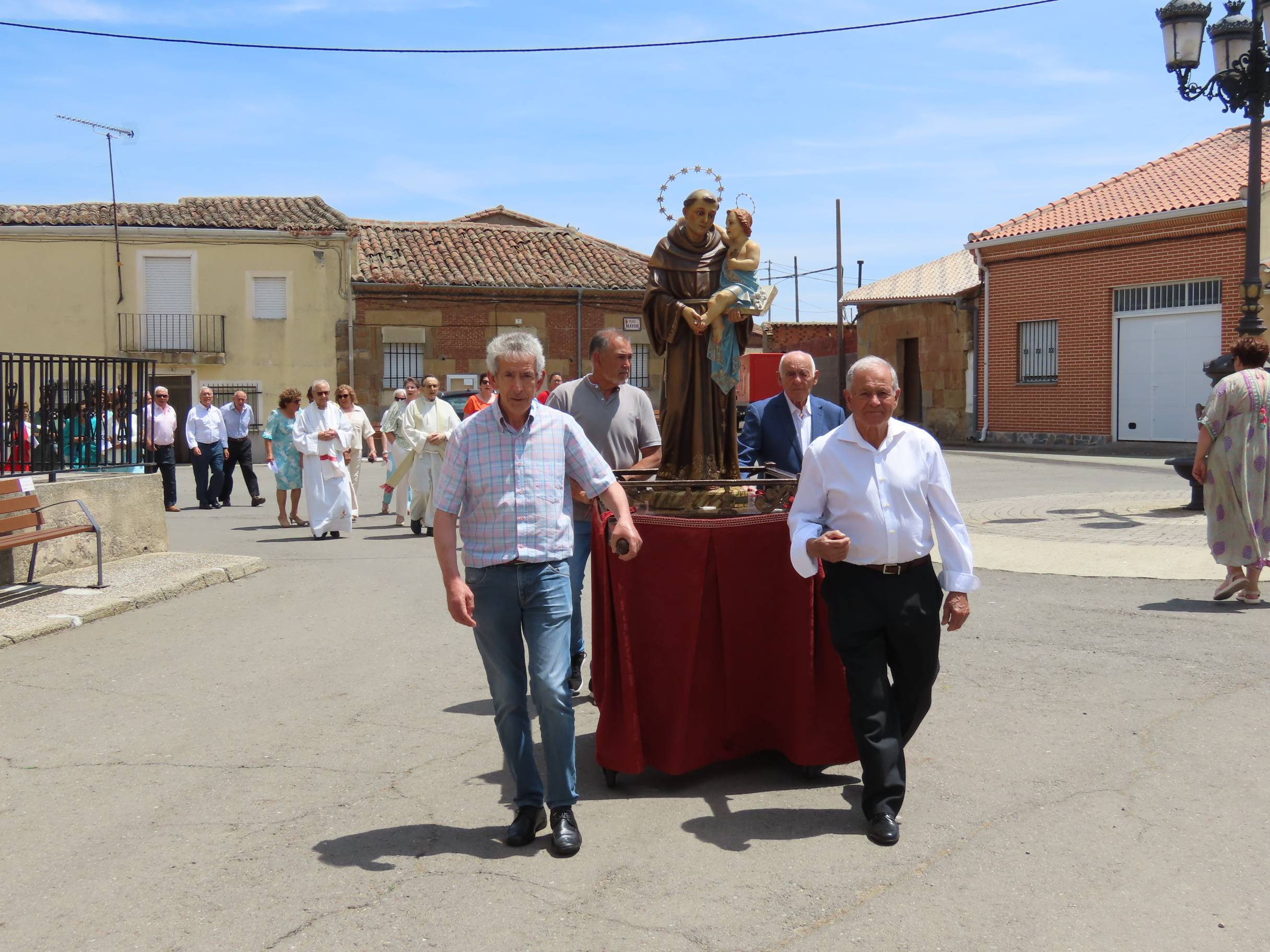 San Antonio de Padua llena de fiesta Moríñigo