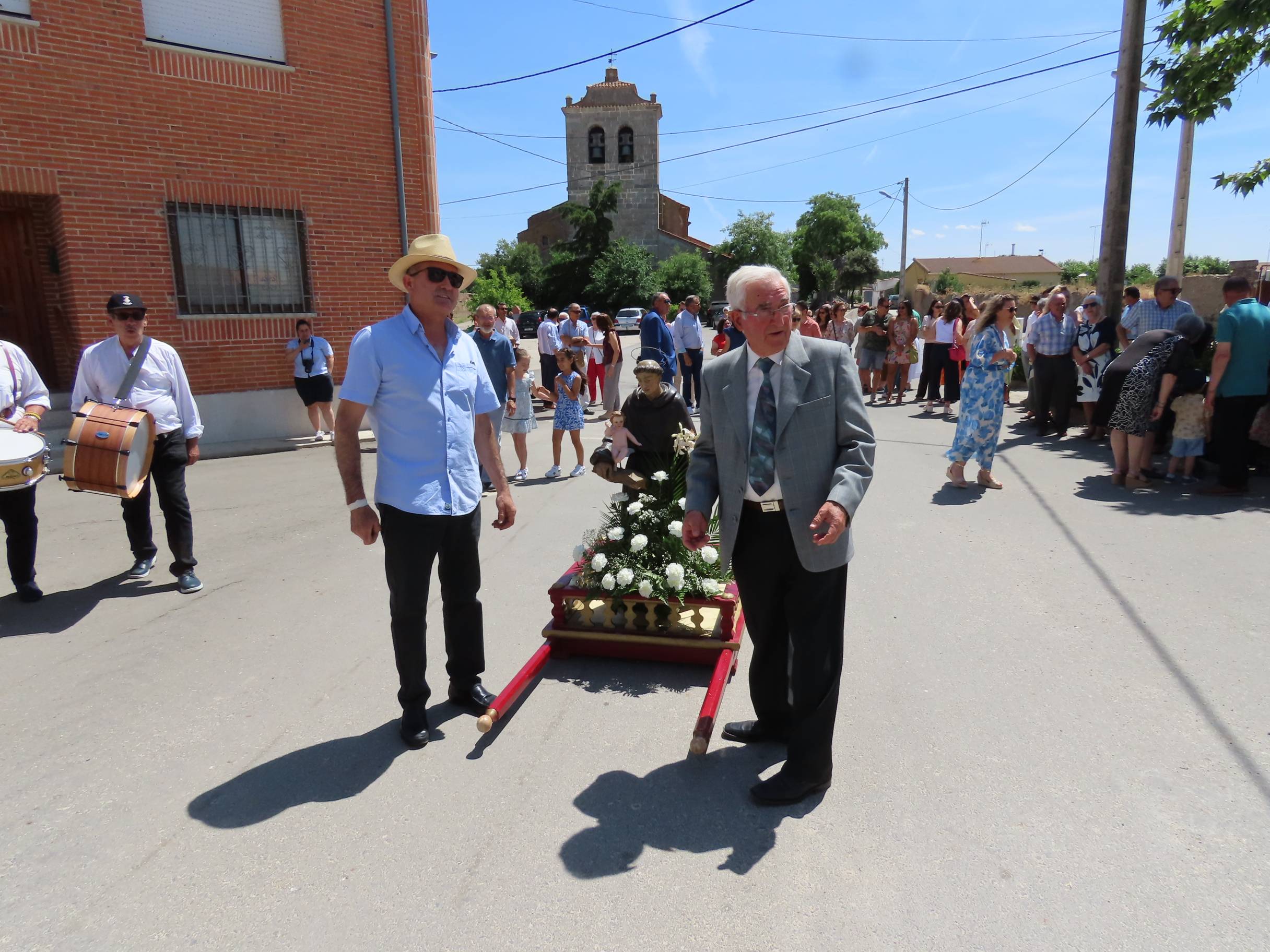 Alegría en Nava de Sotrobal en honor a San Antonio