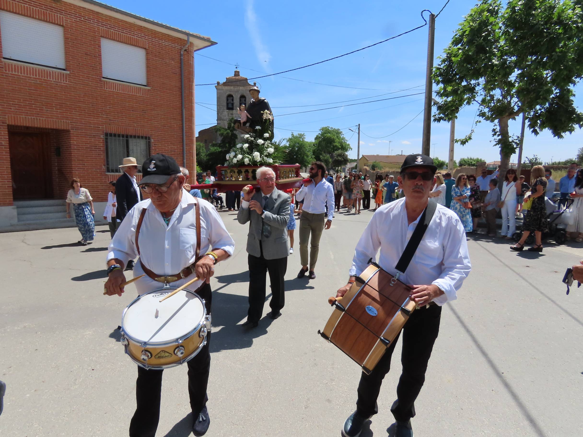 Alegría en Nava de Sotrobal en honor a San Antonio
