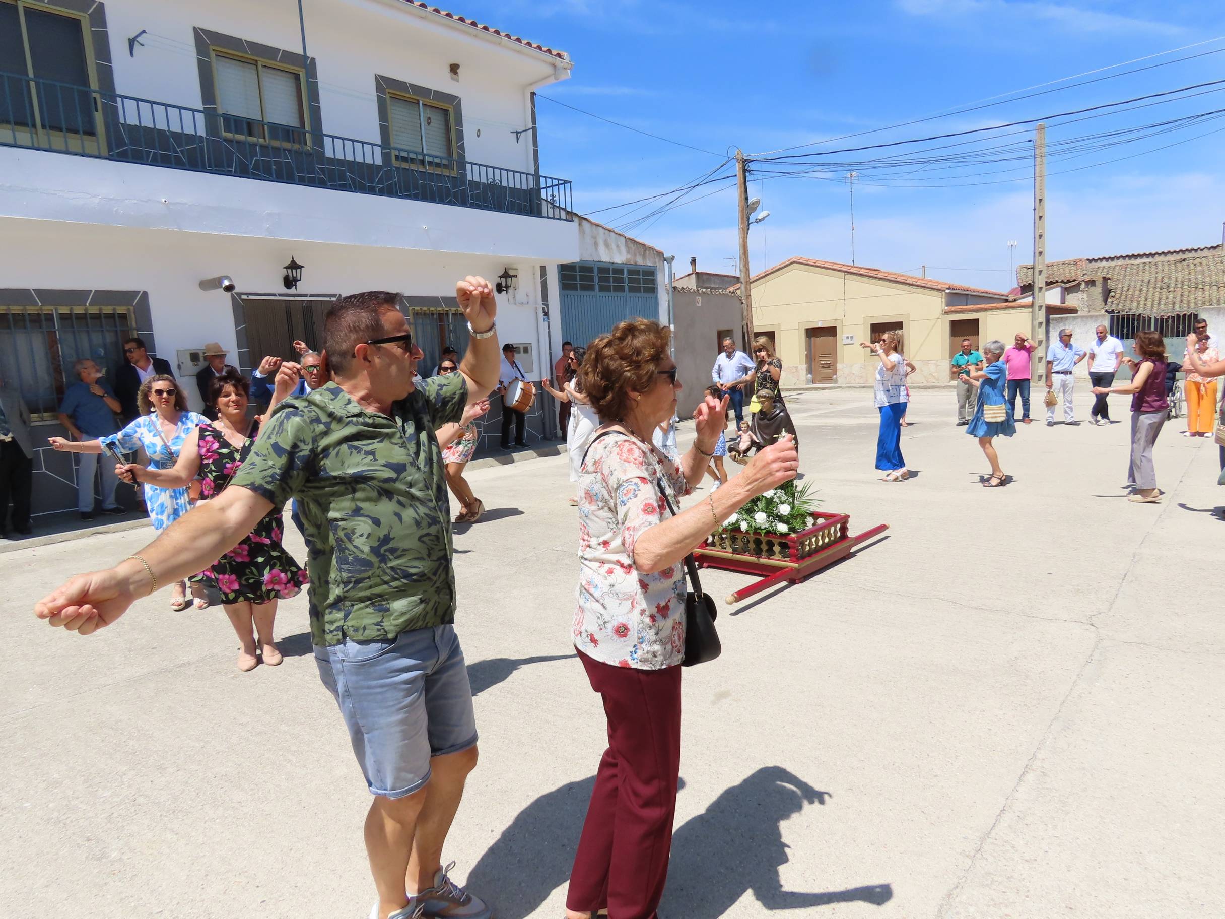 Alegría en Nava de Sotrobal en honor a San Antonio