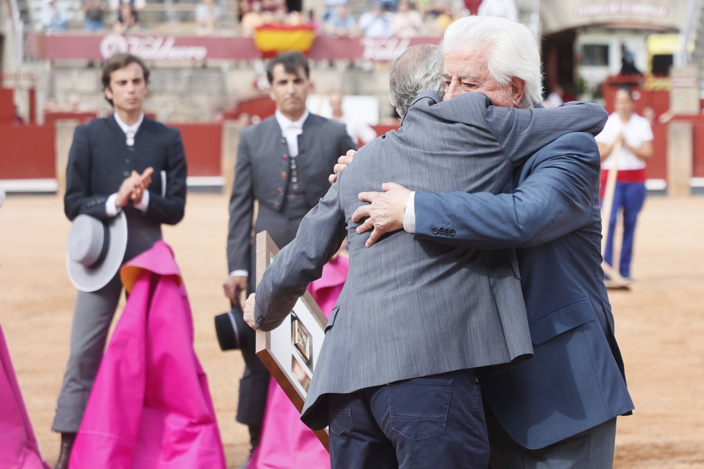Una ovación inolvidable: La Glorieta, rendida al maestro de maestros