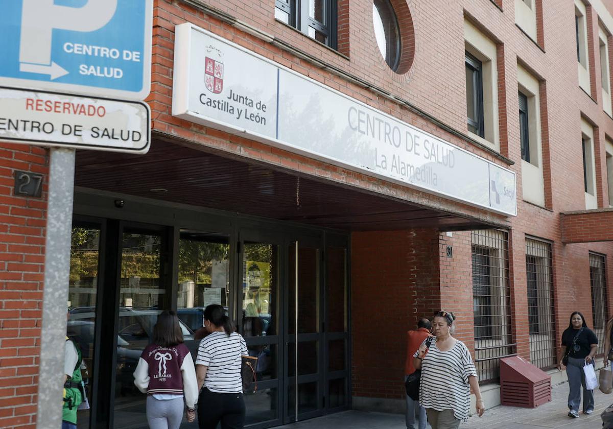 El centro de salud de La Alamedilla este viernes.