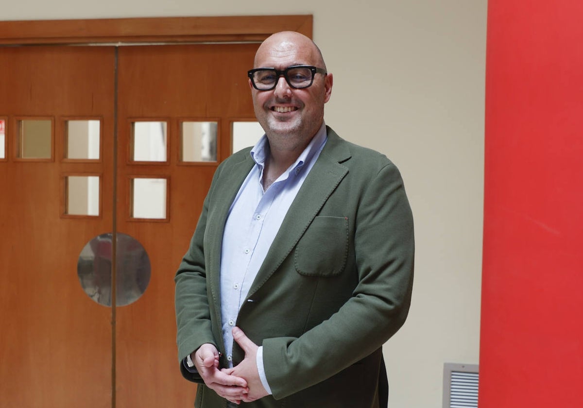 David Alonso Mata en el interior de la redacción de LA GACETA.