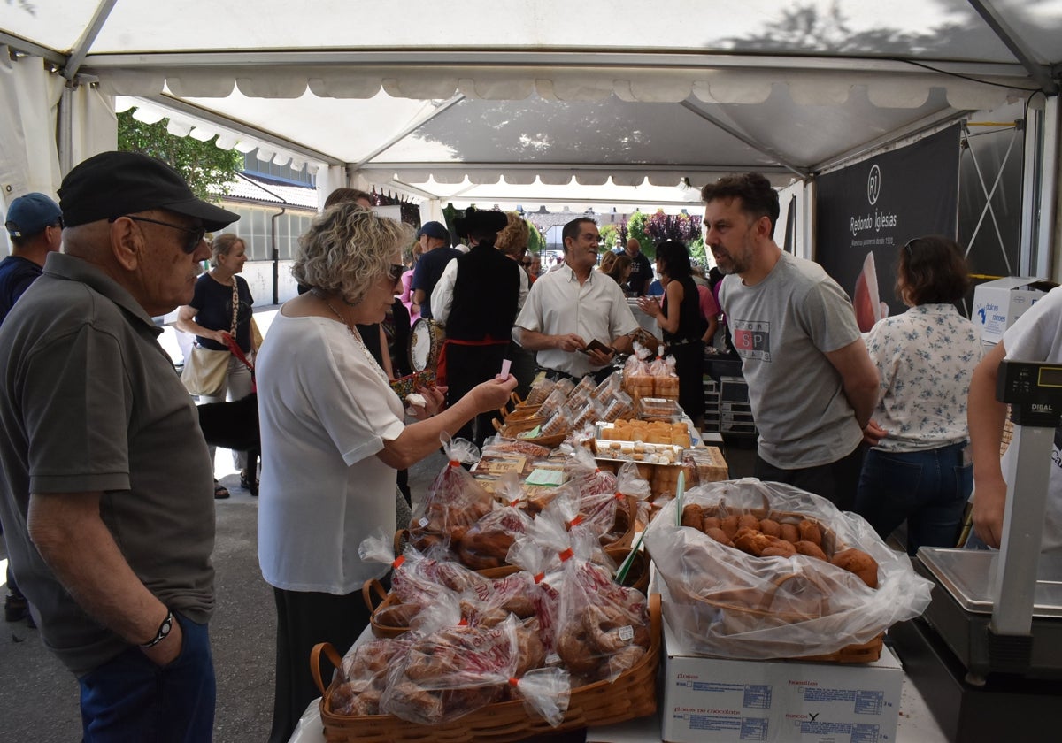 Primera feria agroalimentaria en Candelario para rendir homenaje a su tradición chacinera