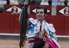 Morante, tras cortar un rabo.