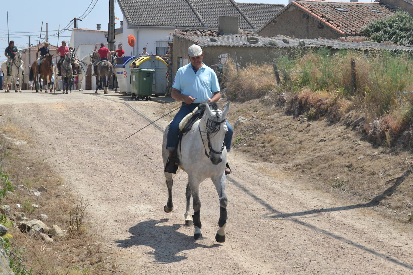 Vibrante encierro a caballo en Martín de Yeltes
