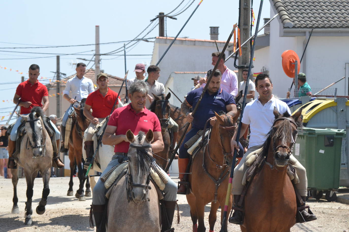 Vibrante encierro a caballo en Martín de Yeltes