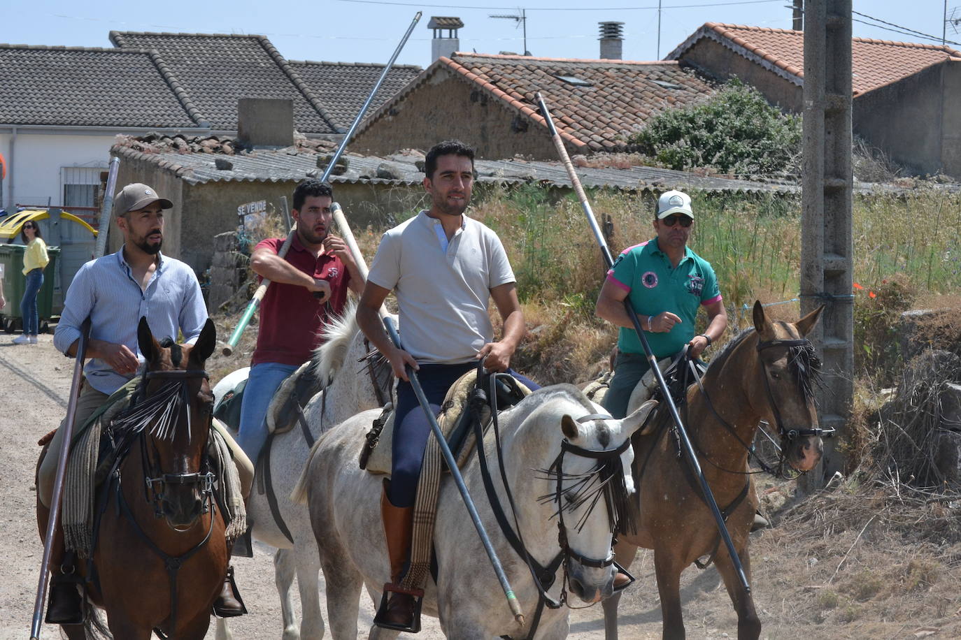 Vibrante encierro a caballo en Martín de Yeltes