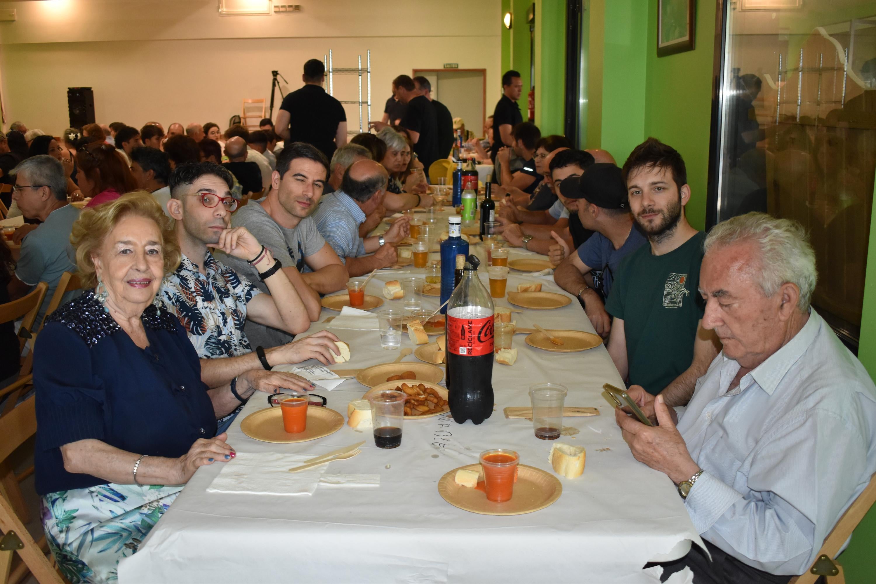 Tradición y gastronomía marcan el cierre festivo en Beleña