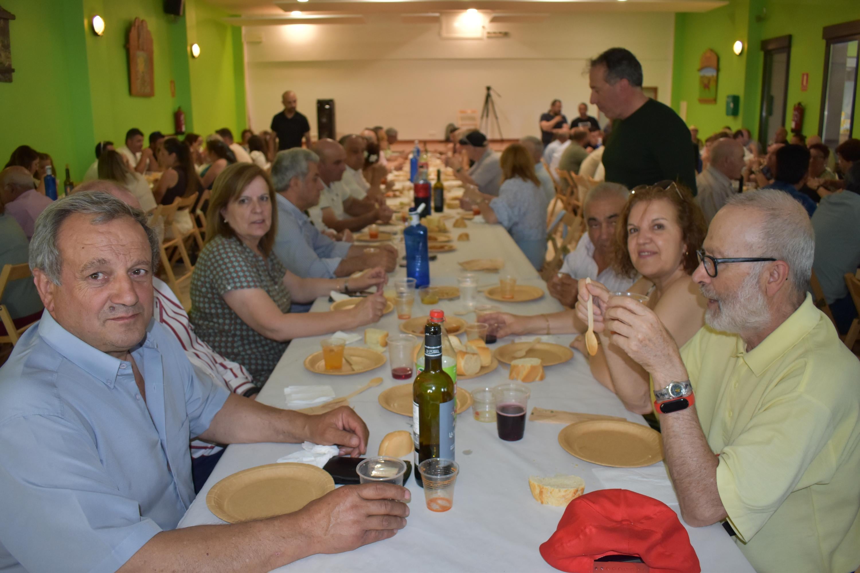 Tradición y gastronomía marcan el cierre festivo en Beleña