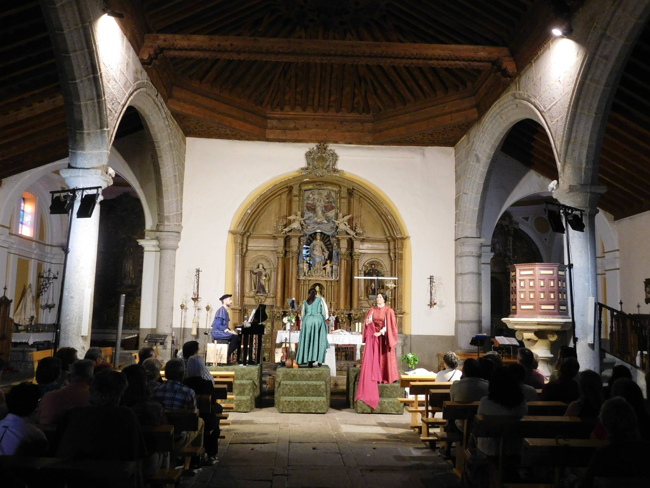 Las imágenes de &#039;Arcos y Ecos&#039; en la iglesia de Cantaracillo