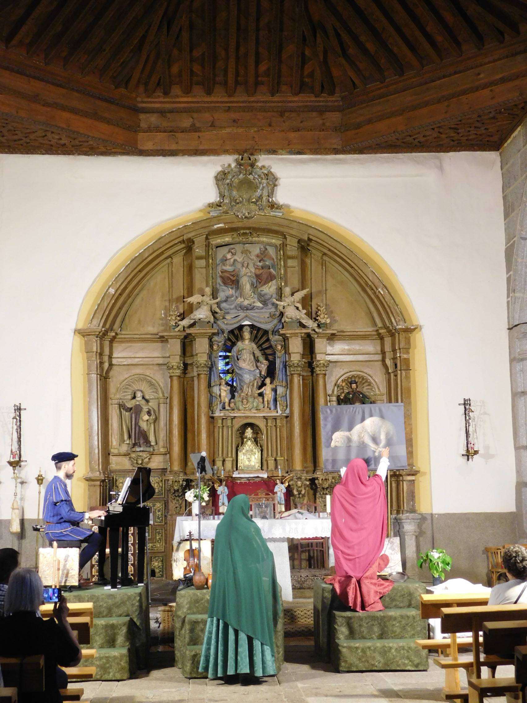 Las imágenes de &#039;Arcos y Ecos&#039; en la iglesia de Cantaracillo