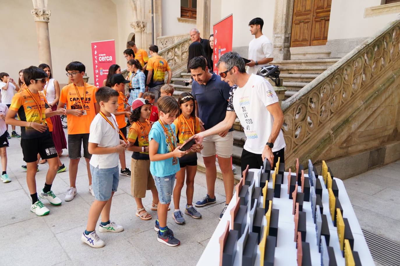 Gran fiesta en La Salina para entregar los premios a los mejores del Triatlón Escolar