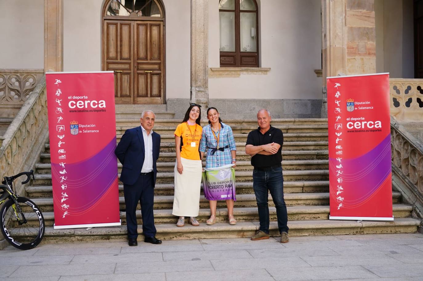Gran fiesta en La Salina para entregar los premios a los mejores del Triatlón Escolar