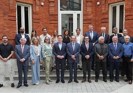 Foto de grupo de los participantes.