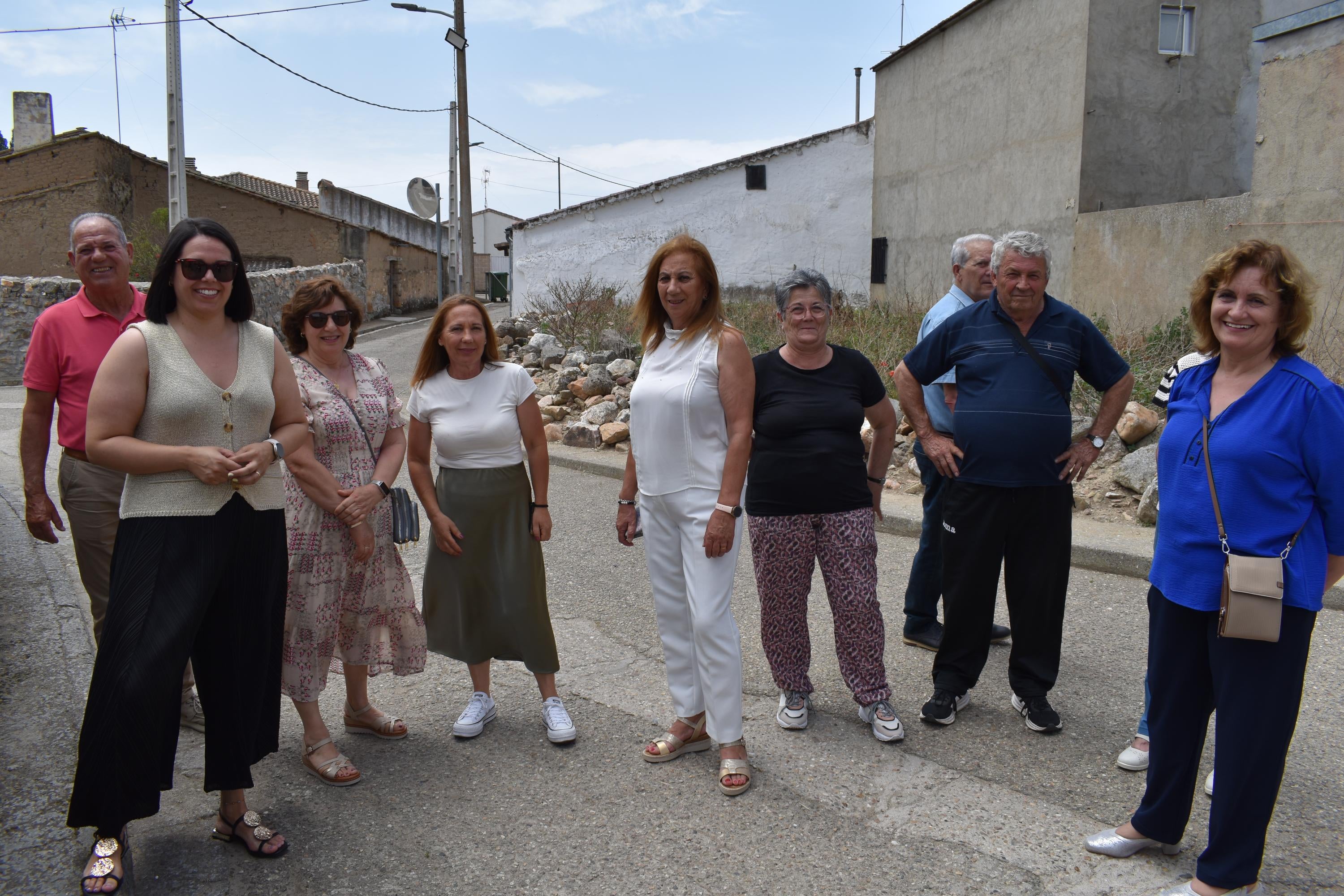 Sieteiglesias de Tormes rememora su historia con el reparto de 40 kilos de cerezas