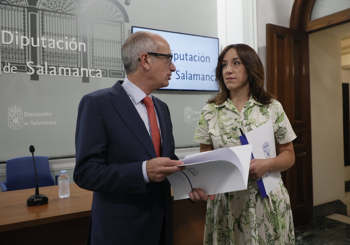 Javier Iglesias, presidente de la Diputación de Salamanca, y Pilar Sánchez, diputada de Medio Ambiente.