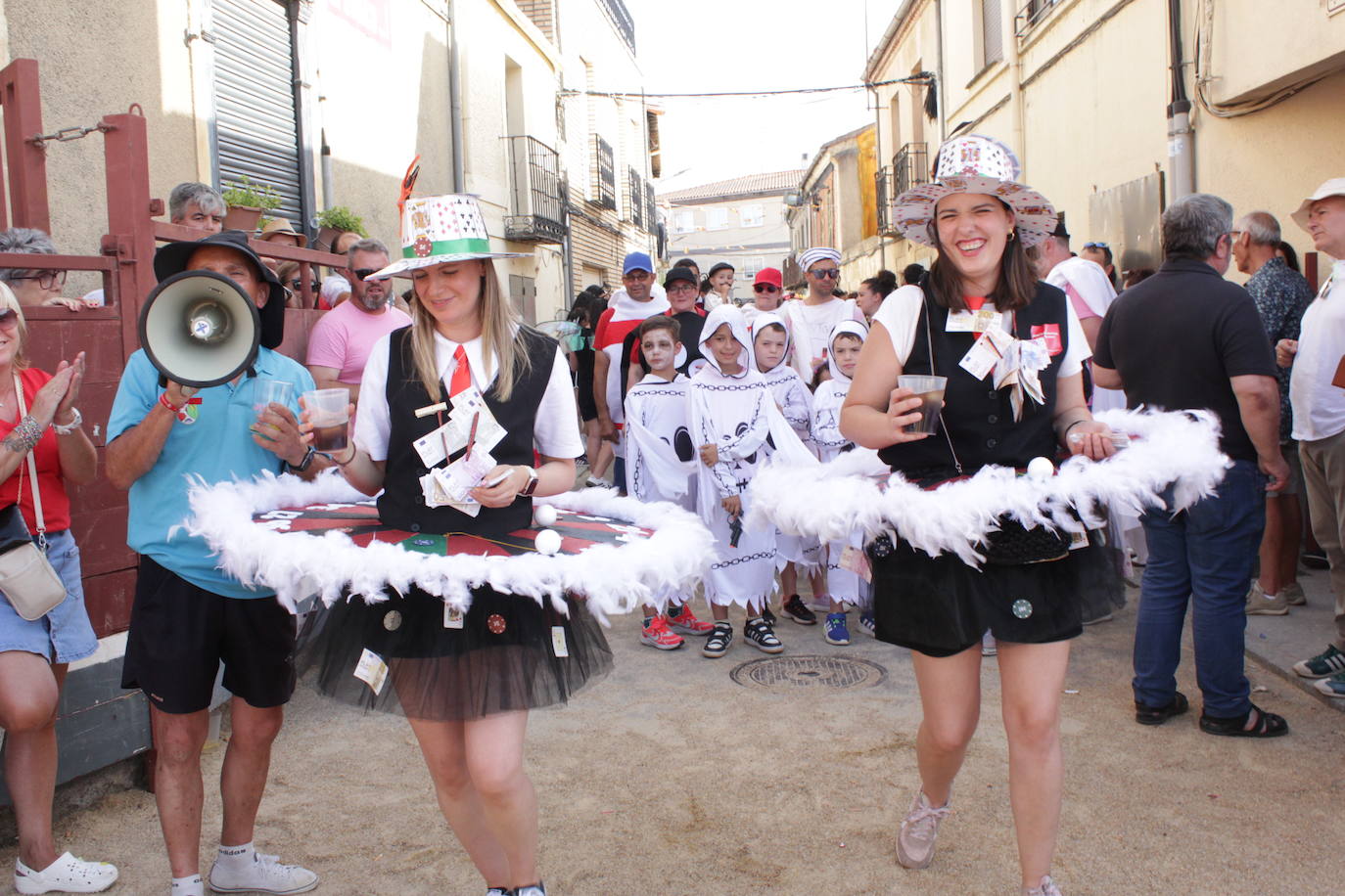 La Fuente de San Esteban: los amos del disfraz