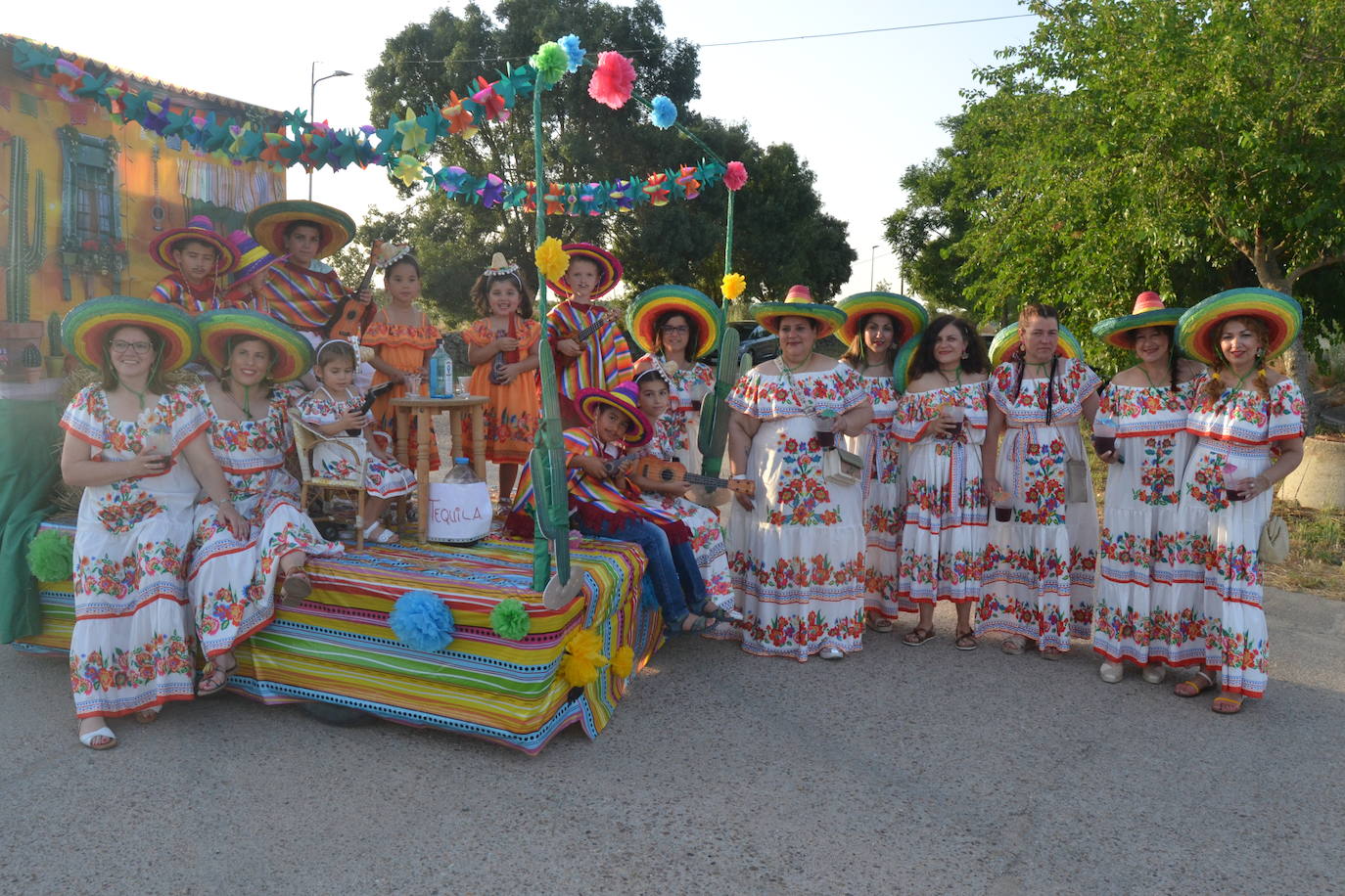 Creatividad y brillantes en el desfile de El Cubo de Don Sancho