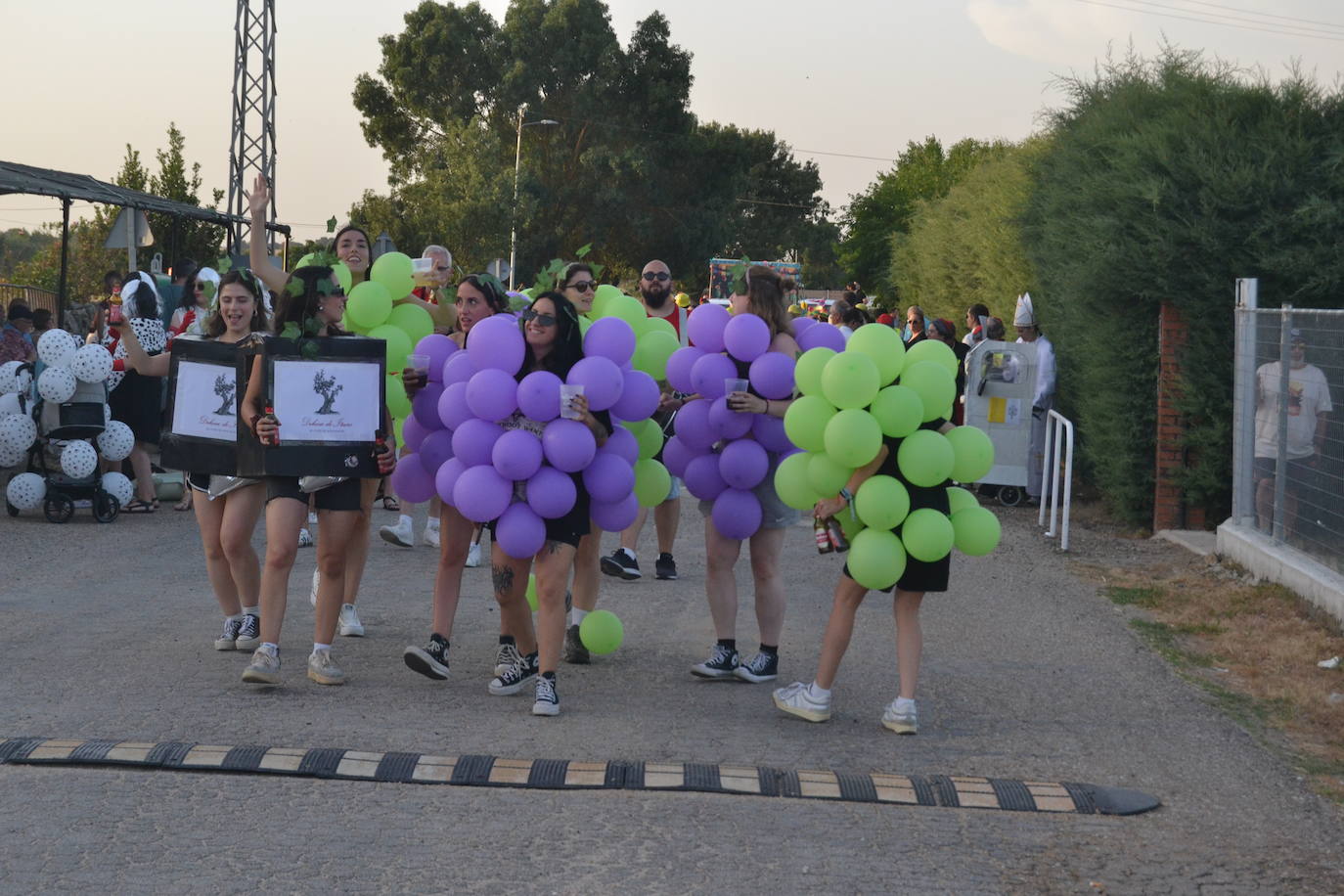 Creatividad y brillantes en el desfile de El Cubo de Don Sancho