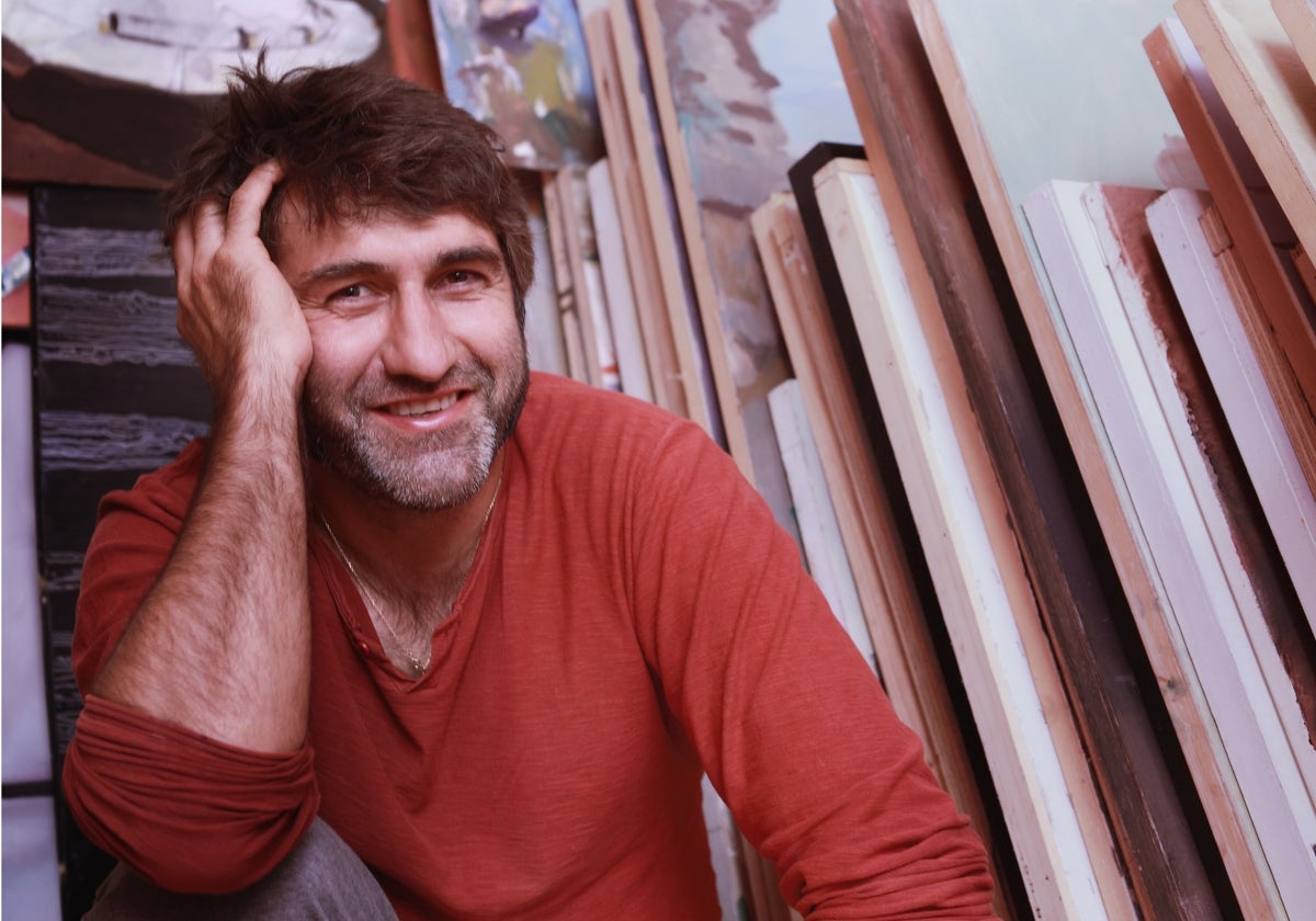 El artista segoviano Alberto Fernández en su taller.