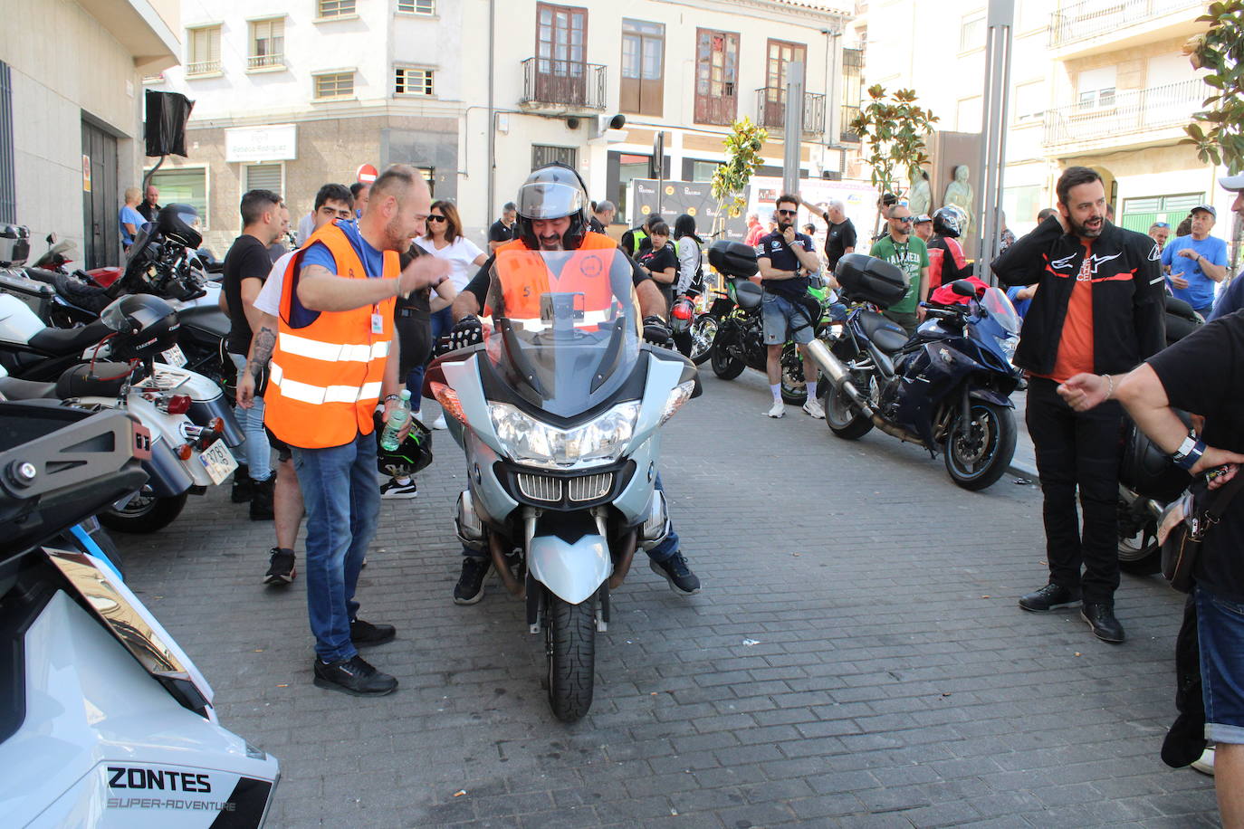 Las motos se dejan oír en Guijuelo