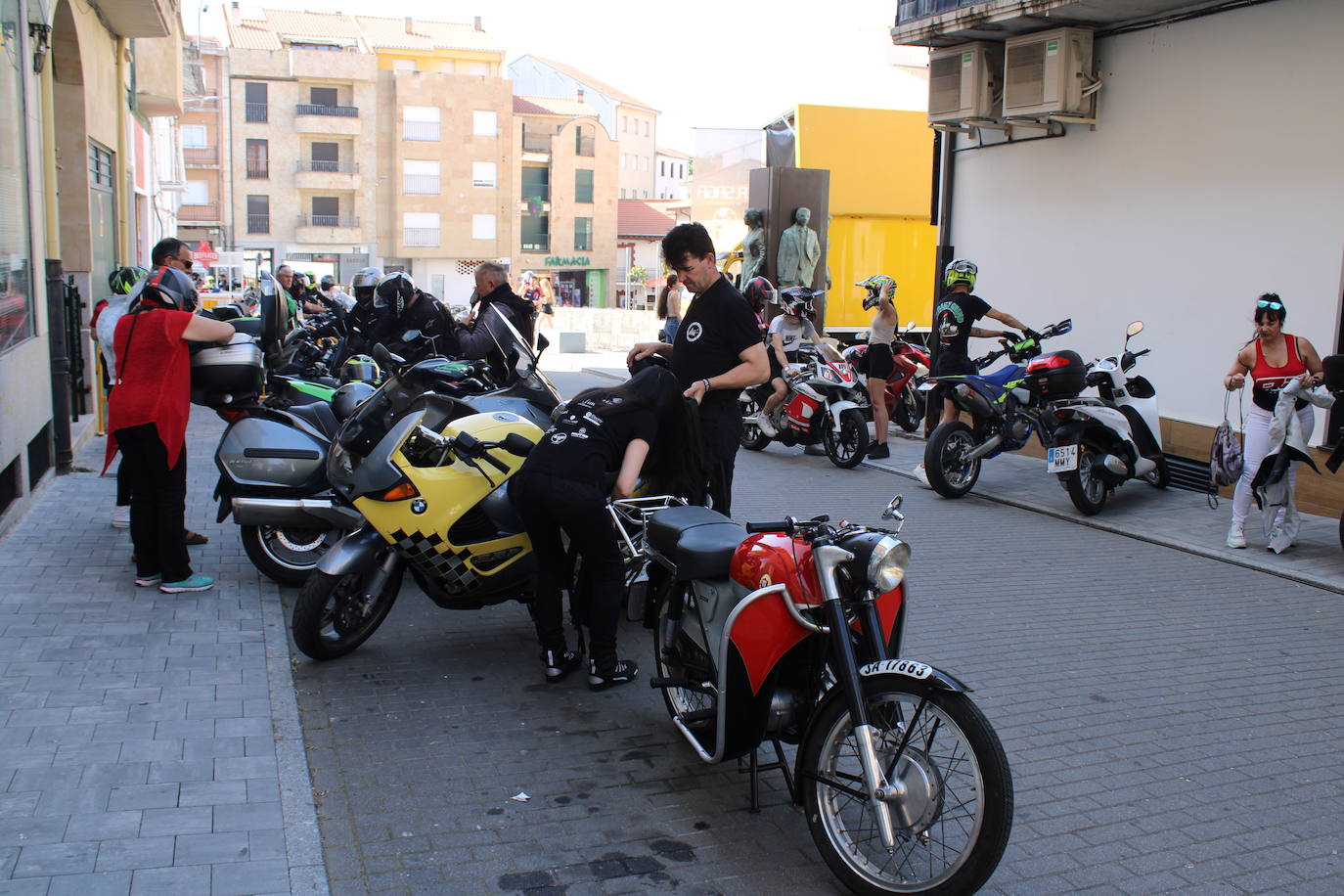 Las motos se dejan oír en Guijuelo