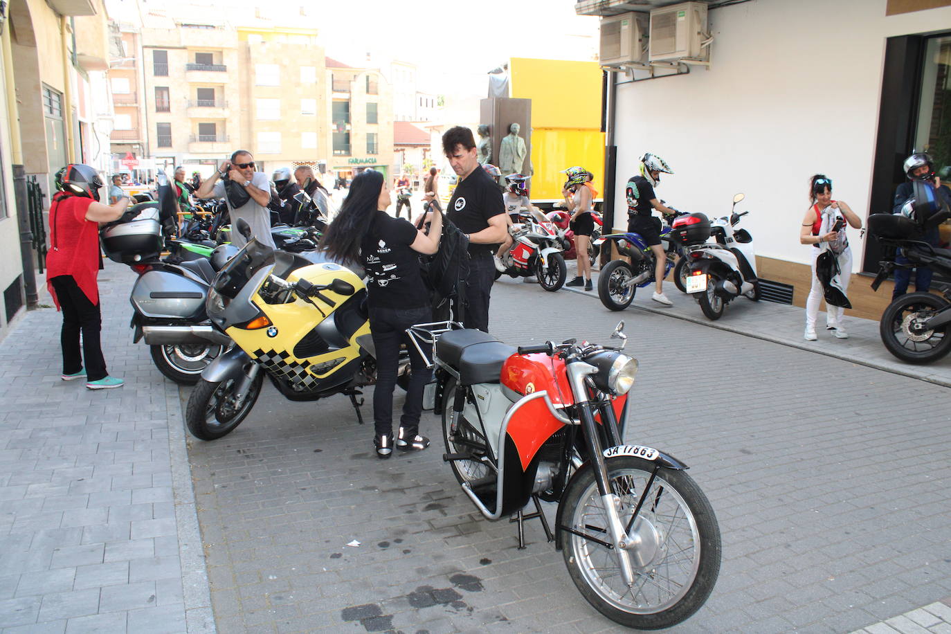Las motos se dejan oír en Guijuelo