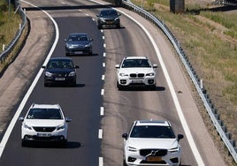 ¿Ve excesiva la multa de Tráfico por esquivar baches en la autovía?